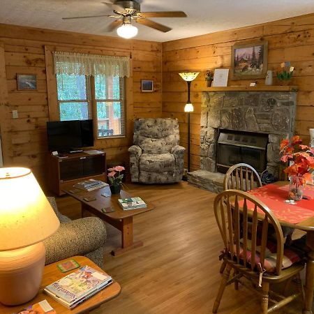 Misty Creek Log Cabins Maggie Valley Exterior foto